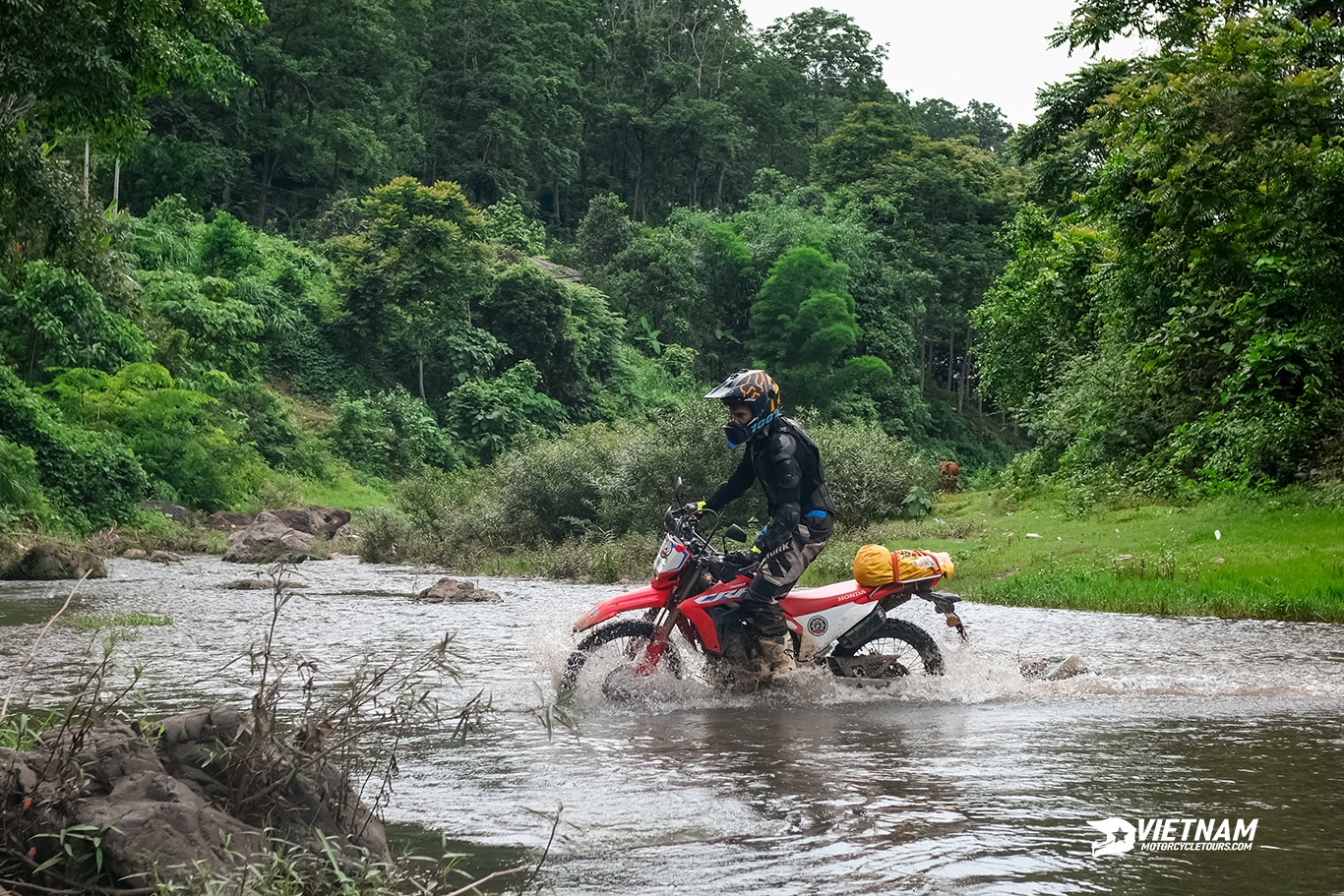 ha-giang-motorcycle-tour-travel-vietnam-motorbike-tours-vietnambikers