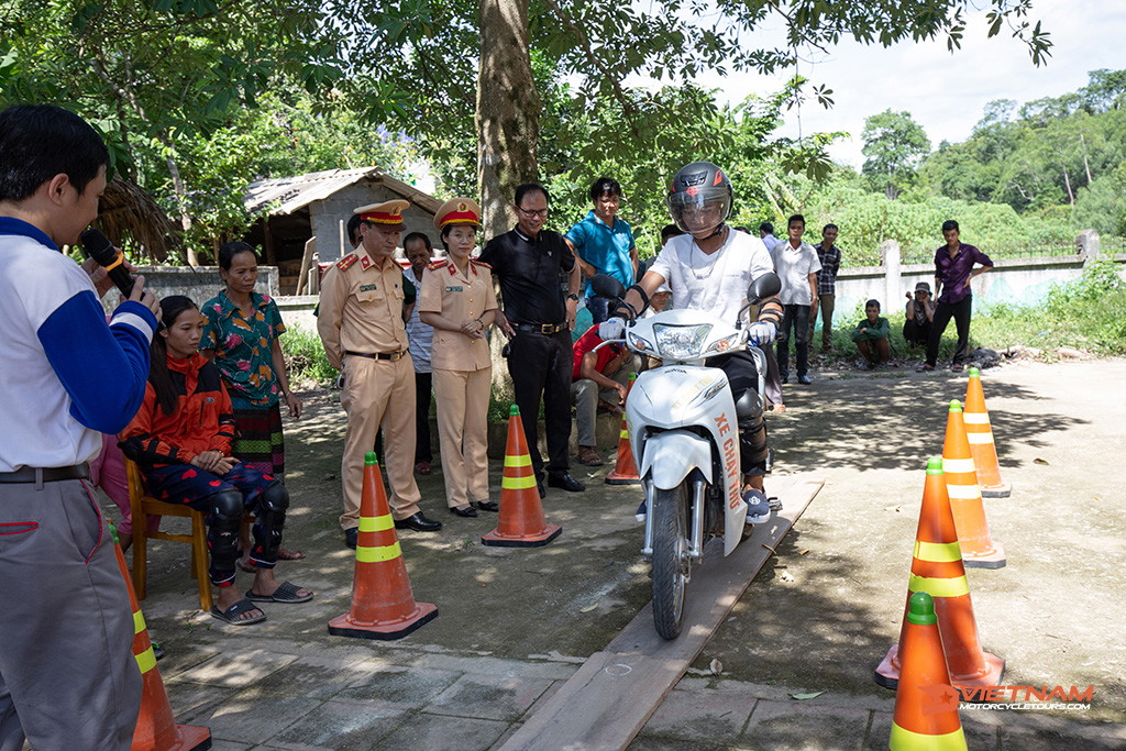 10 vietnam motorbike riding license a quick guideline for the foreigner - Motorcycle Tour VietnamBikers