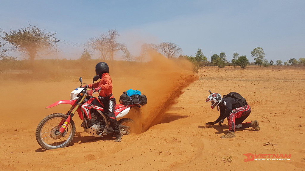 Dirt bike tours Vietnam - Motorbike Tour VietnamBikers