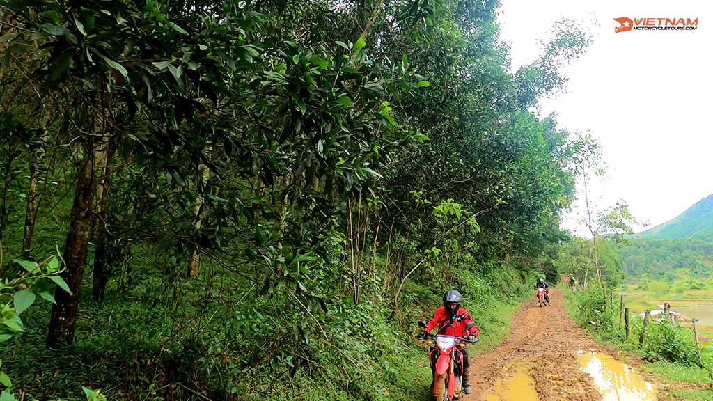 Sapa Motorcycle Tours - a new adventure and experience for you in Vietnam - Motorbike Tour VietnamBikers