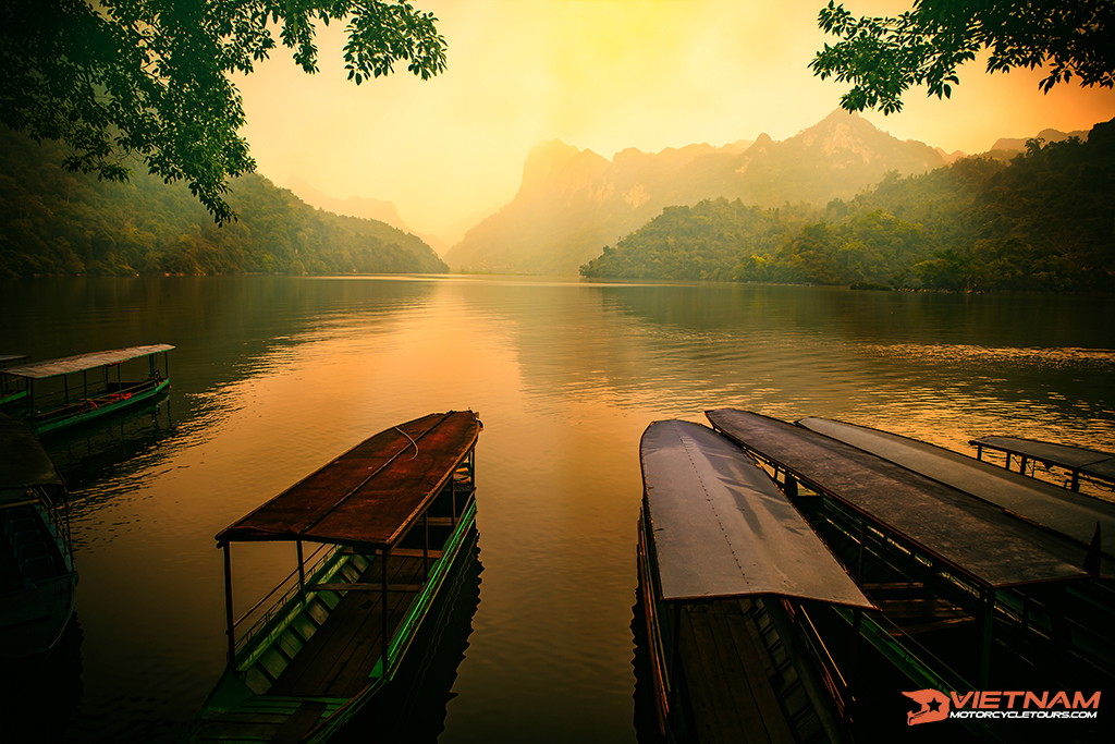 Ba Be Lake Motorcycle Tours - A brilliant moment with a place of fairy - Motorbike Tour VietnamBikers