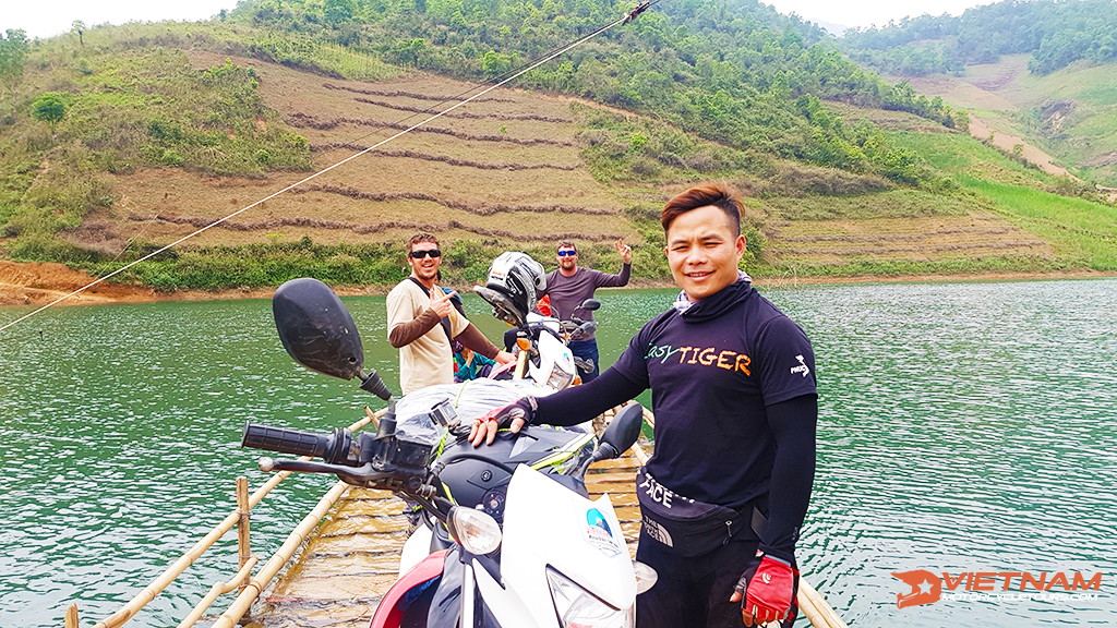 Experience of motorbike tours of Vietnam - an interesting experience for foreign tourists - Motorbike Tour VietnamBikers