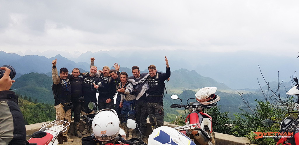 Experience of motorbike tours of Vietnam - an interesting experience for foreign tourists - Motorbike Tour VietnamBikers