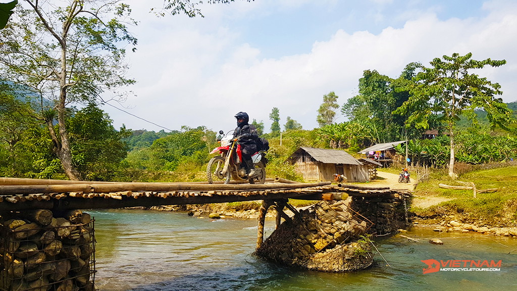 Vietnam Motorbike tours price to well-known tourist destinations - Is it reasonable? - Motorbike Tour VietnamBikers