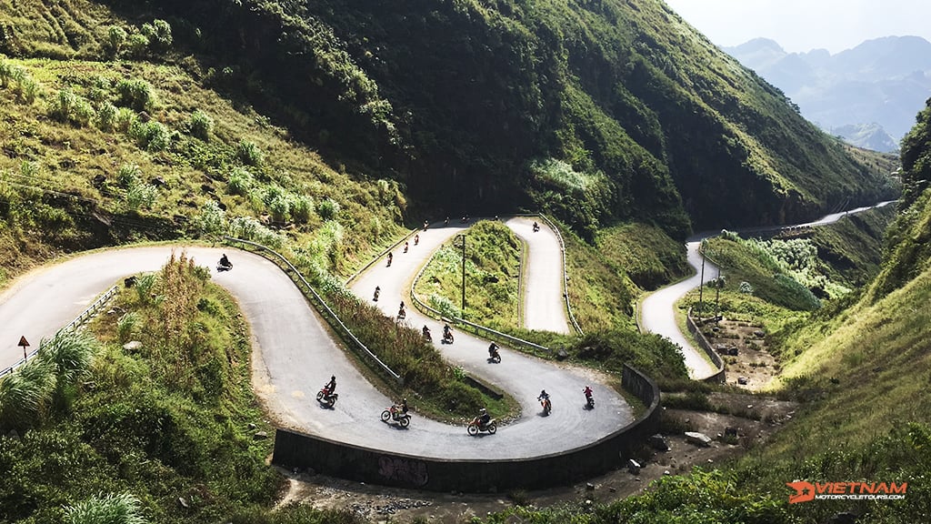 Discover Ha Giang by motorcycle 2021 - The majestic natural beauty of the first land of the country