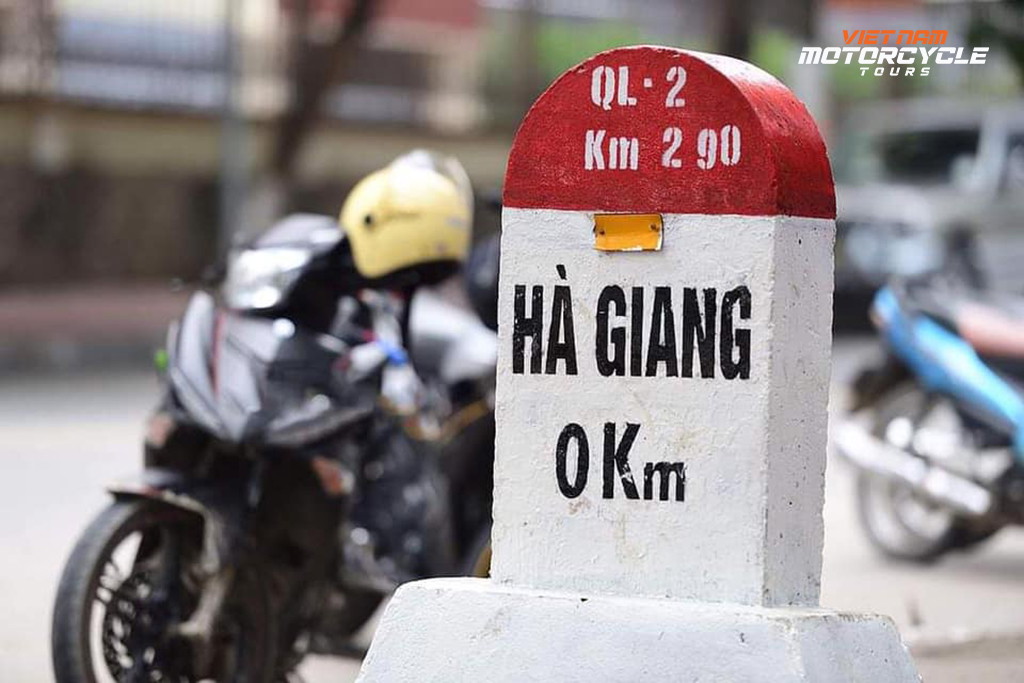 Fresh and colorful Spring - Ha Giang loop tour by Motorbike