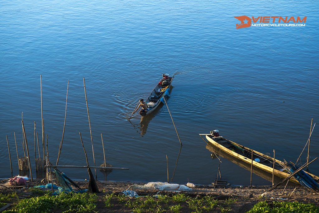 Motorbike Tours Laos: Five Signature Options To Blow Your Mind