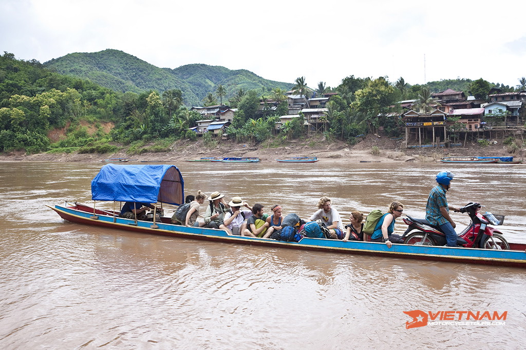 Hello Muang Khua! 