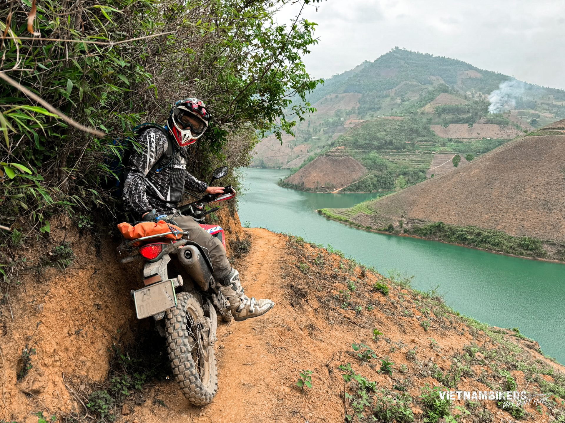 motorcycle tour from hanoi to ban gioc waterfall and ba be 7d 6n - Motorcycle Tour VietnamBikers