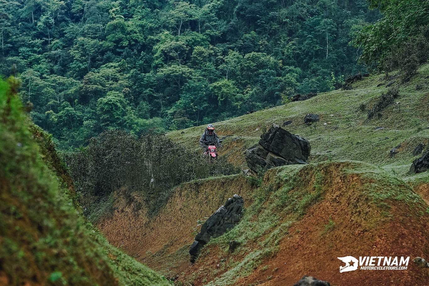 ha-giang-motorbike-tour-to-ban-gioc-waterfall-8d-7n-travel-vietnam-motorbike-tours-vietnambikers