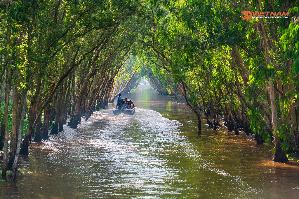 saigon motorbike trip to ben tre-can tho-chau doc 4d 3n | fantastic one way tour-motorbike-trip-to-ben-tre-7