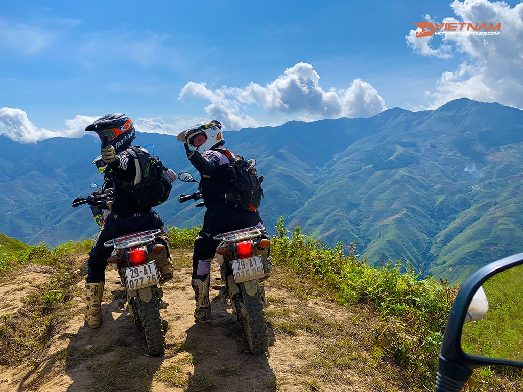 ta-xua-dinosaur-backbone-by-motorbike-off-road-experience-travel-vietnam-motorbike-tours-vietnambikers