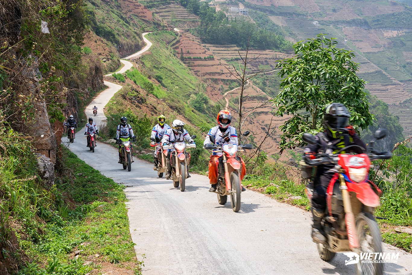 4-day-ha-giang-loop-travel-vietnam-motorbike-tours-vietnambikers