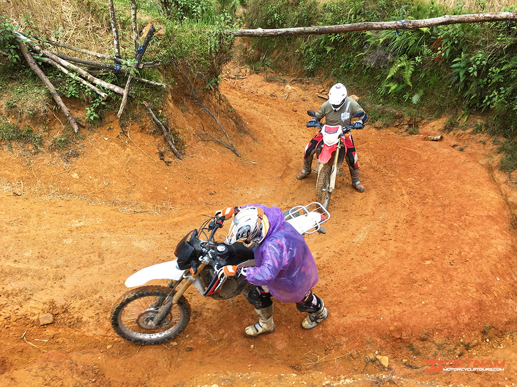 9 Vietnam Riding Tips For First-Time Riders - Motorbike Tour VietnamBikers