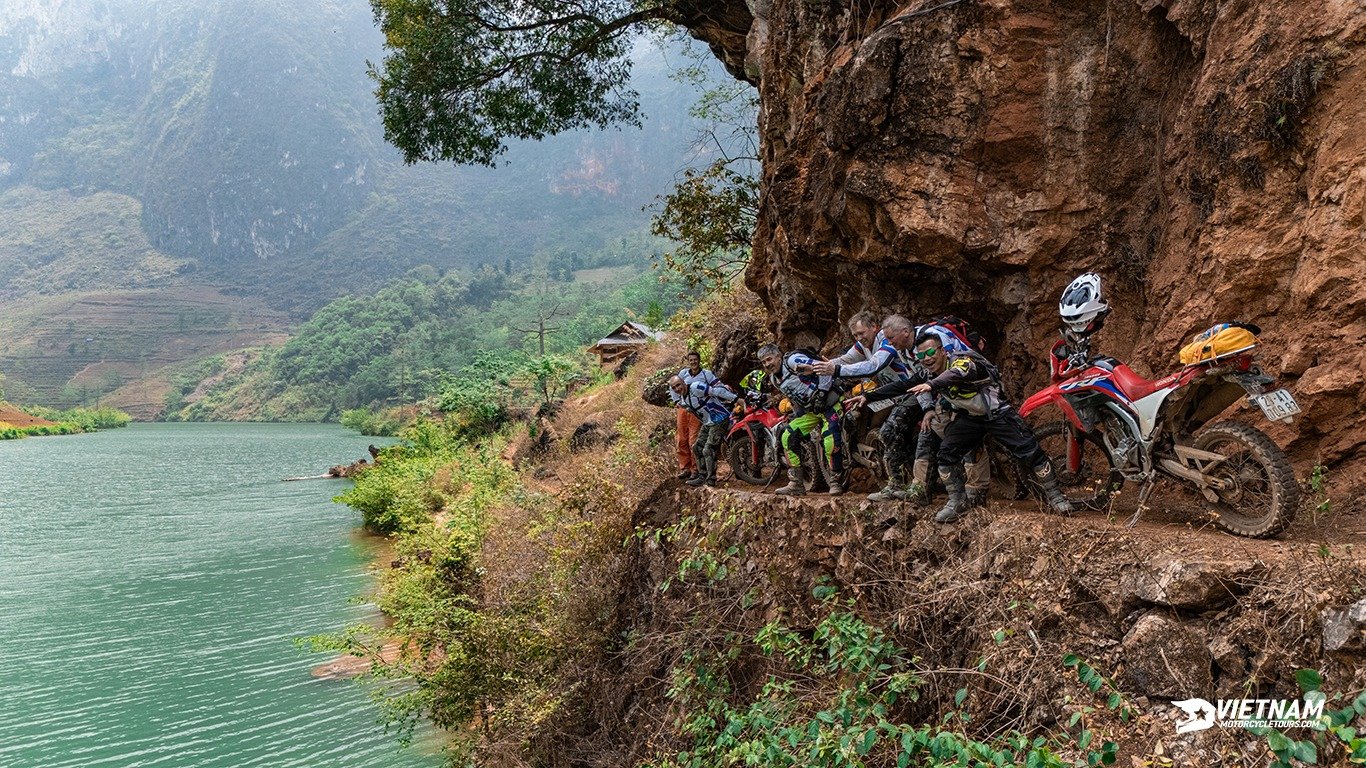 ha-giang-motorbike-tours-travel-vietnam-motorbike-tours-vietnambikers