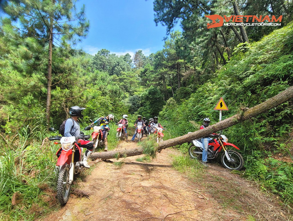 How To Get To Ba Be Lake By Motorbike - Motorbike Tour VietnamBikers