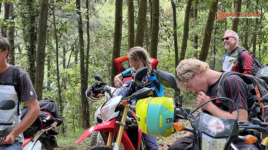 How To Get To Ba Be Lake By Motorbike - Motorbike Tour VietnamBikers