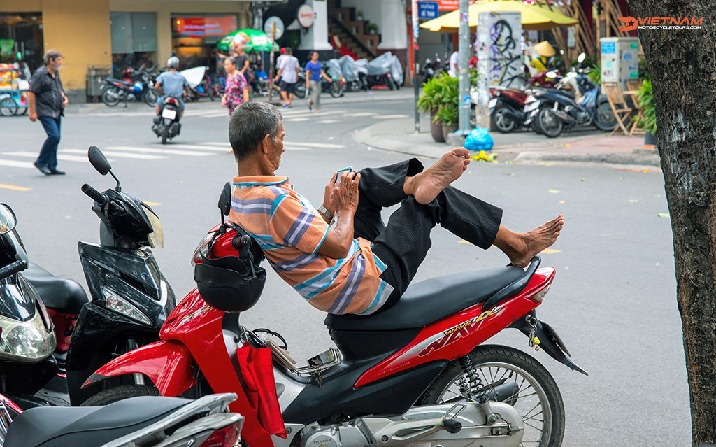 Driving In Vietnam: Do And Don't Motorcycling Guide - Motorbike Tour VietnamBikers