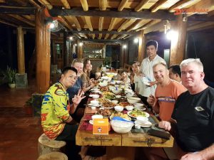 What Do Travellers Eat In Vietnam? - Motorbike Tour VietnamBikers