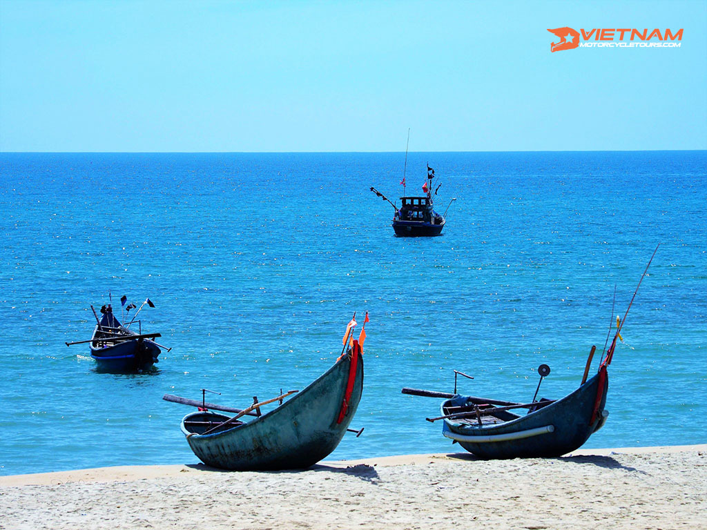 Vietnam Coastal Ride By Motorbike