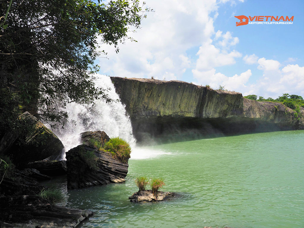 Off-road Saigon to Dalat - Motorbike Tour VietnamBikers