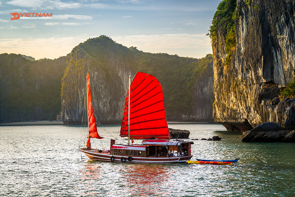 Cruise Ha Long Bay & Bai Tu Long Bay