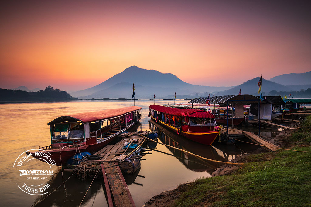 6 International Border Crossing Vietnam Laos Motorbike Tours