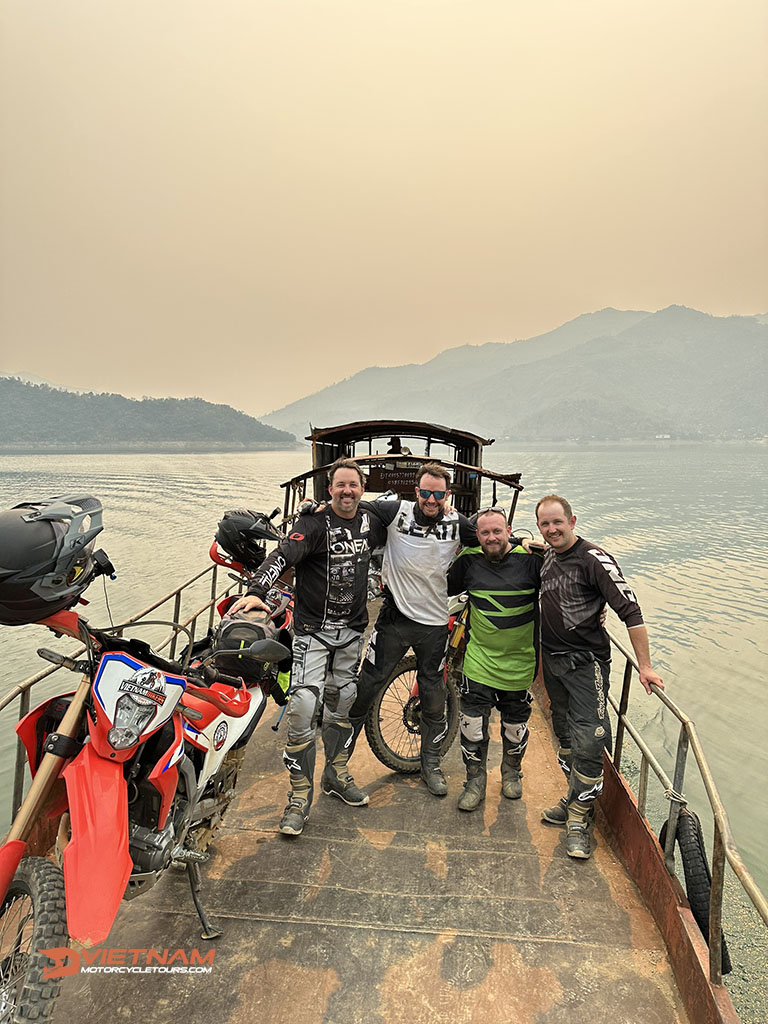 How We Ride In Vietnam - Dos And Don'ts When Riding Bikes - Motorbike Tour VietnamBikers