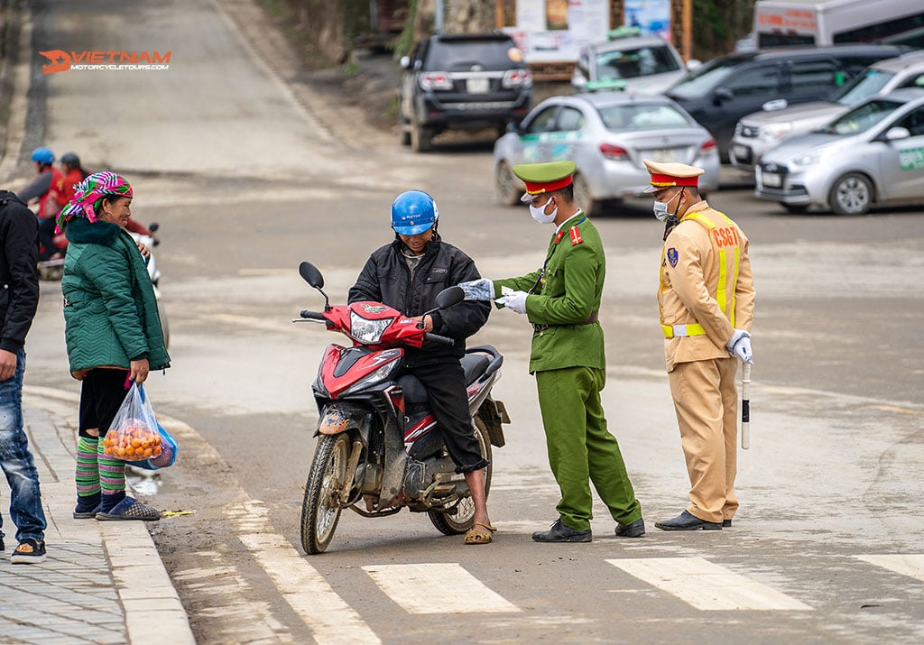 Vietnamese Police Guide - Motorbike Tour VietnamBikers