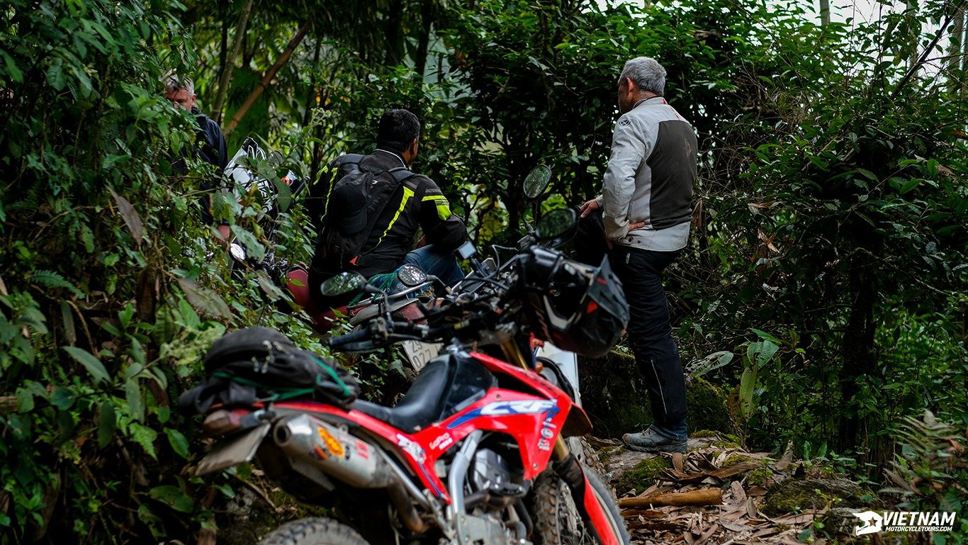 offroad-motorbike-ta-xua-tour-travel-vietnam-motorbike-tours-vietnambikers