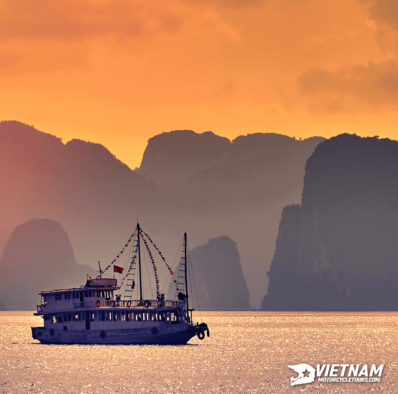 Join our 12-day motorbike tour from Hanoi to Halong Bay, designed for adventurous young people - Motorbike Tour VietnamBikers